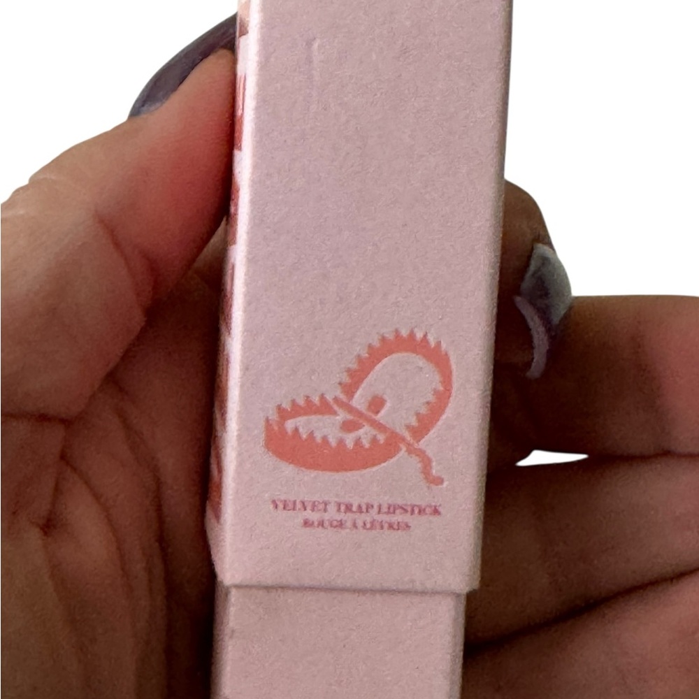 Jeffree Star Women's  Velvet‎ Lipstick - Vibrant Pink "Man Down" - Picture 4 of 6